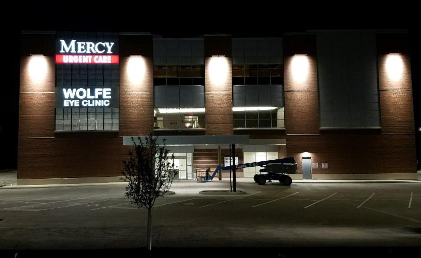 Wolfe Eye Clinic building in Hiawatha, Cedar Rapids