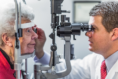 elderly-women-at-eye-exam